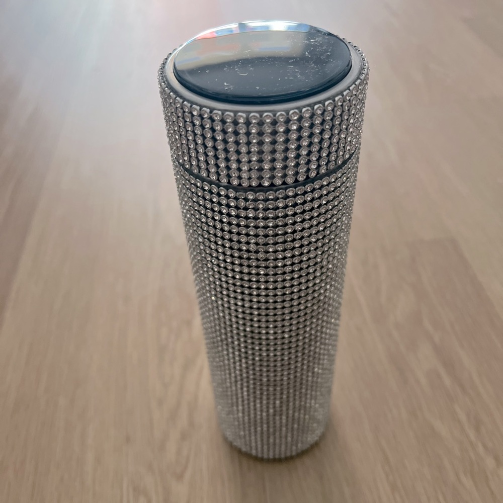 Blinged out temperature bottle with Digital affects.